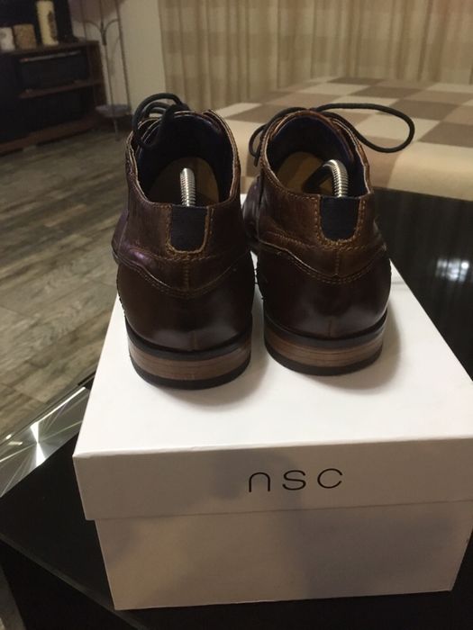 Pantofi bugati maro roscat in stare ca  noi marimea 41. Originali .