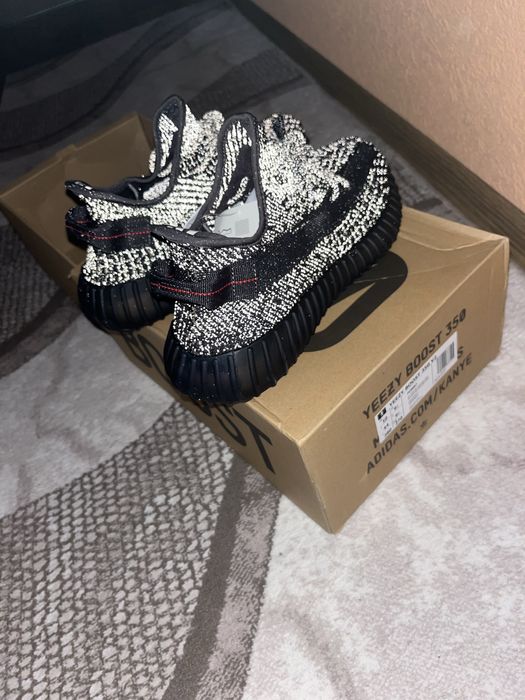Yeezy 350 чисто нови