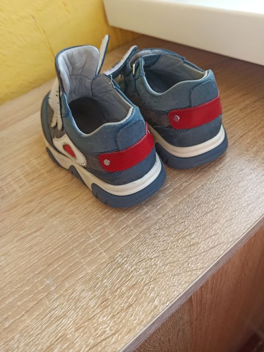 Детский кроссовки