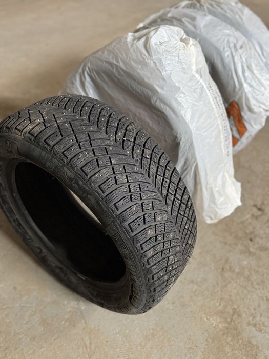 285/50/R20, Lexus LX570