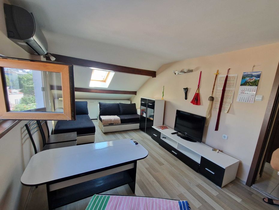 Продава се Тристаен апартамент в Бургас, Център - 60 кв.м за 2150 €/кв.м - Снимка #1