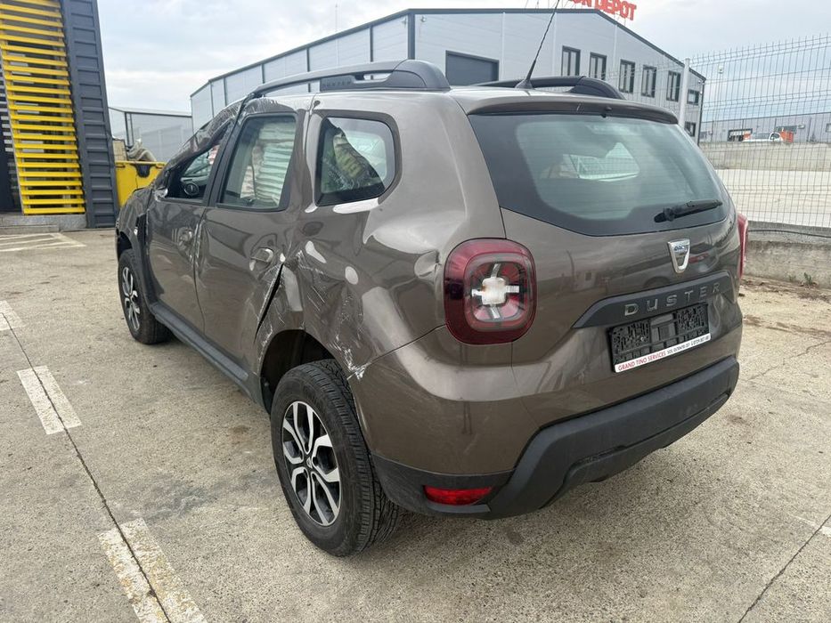 Dezmembrez Dacia Duster 2 2018 maro 1.6 sce H4M 35000 km volan stanga