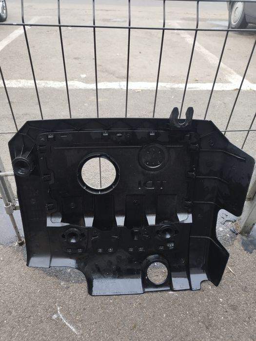 Dezmembrez piese caroserie - ornamente vw golf 5