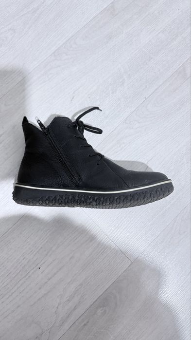 Кожаные зимние ботинки