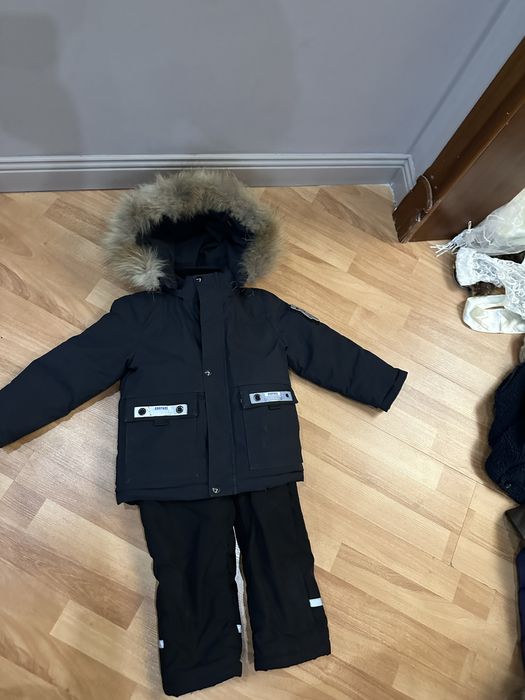 Продам детские куртки