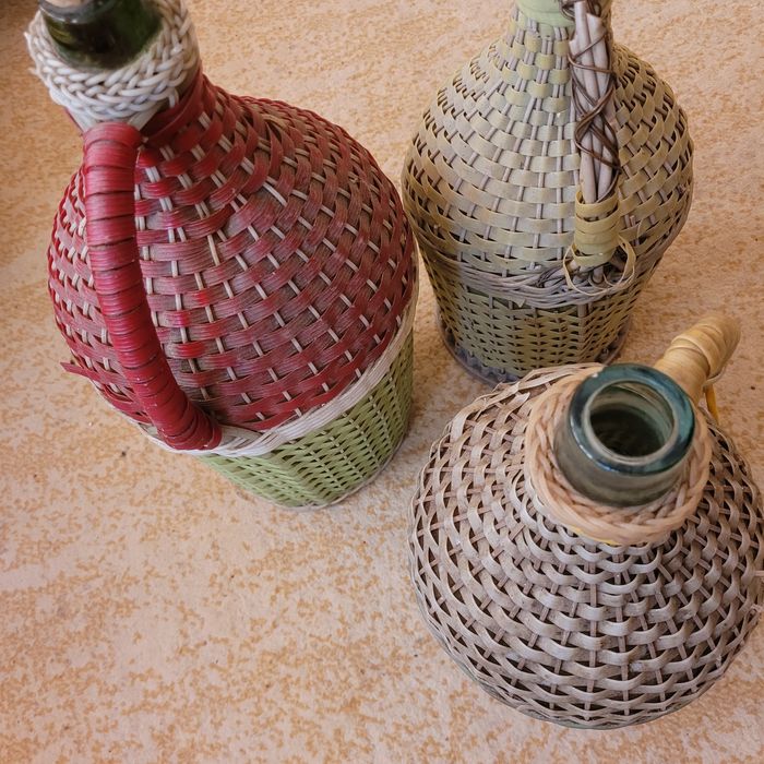 Стъклени дамаджани