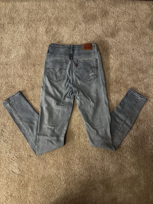 Blugi Levi’s 721 High Rise