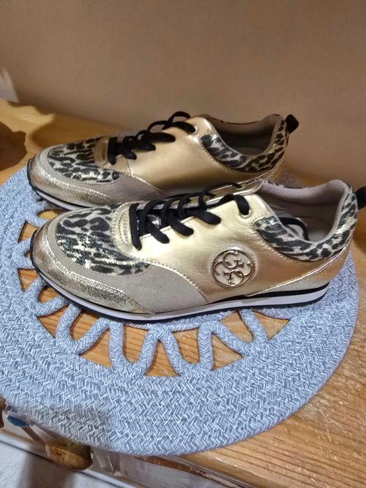 Оригинални маратонки Guess