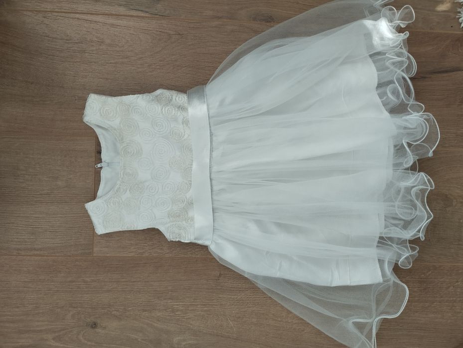 Официална бяла детска рокля 2 години