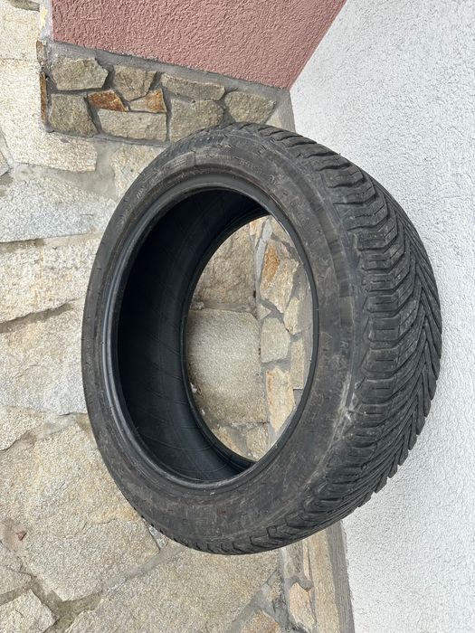 215/45/17,michelin.,dot 2922,нова