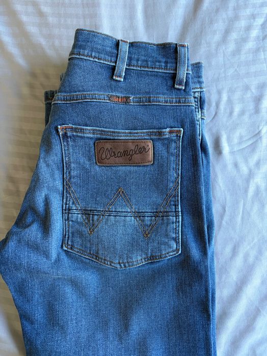 Нови дънки Wrangler