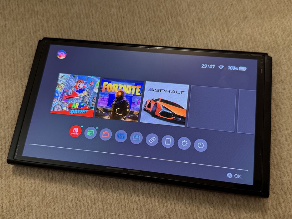 Игровая приставка Nintendo Switch OLED красный-синий