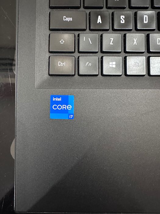 Продавам геймърски лаптоп AORUS 17G KD – i7 / RTX 3060 / 16GB RAM