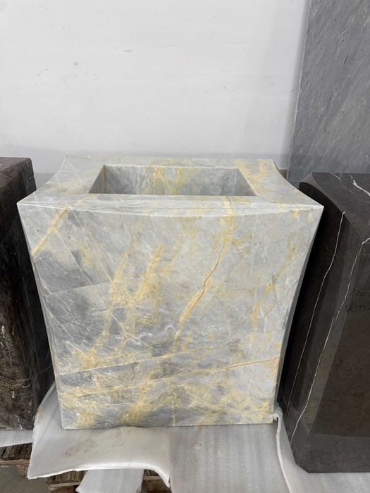 Lavoare din marmură, onix și travertin - design premium