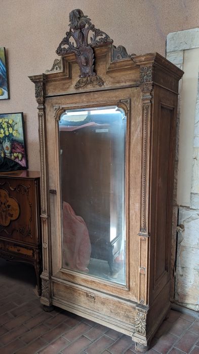 Румынский дубовый  книжный шкаф - витрина после реставрации.