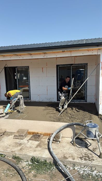 Машинно полагане на подова замазка!