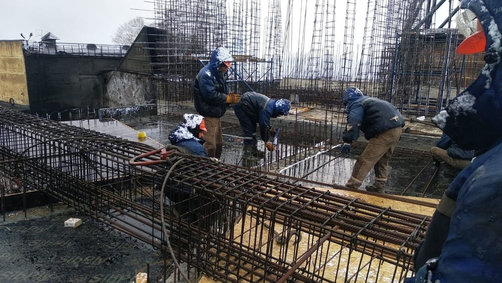 Бригада строителей