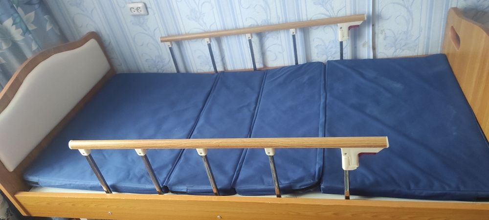 Кровать медицинская