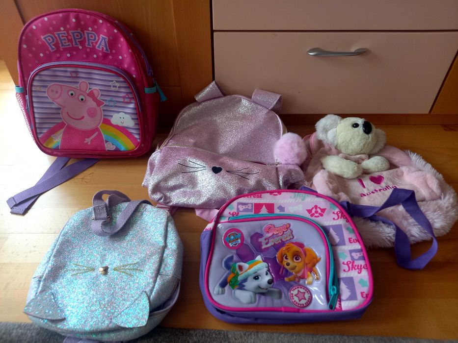 Дрехи за момиче на 4-5 години