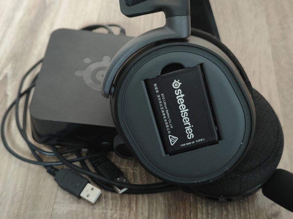 Căști gaming wireless Steelseries