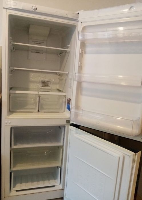 Indesit холодильник  NO FROST