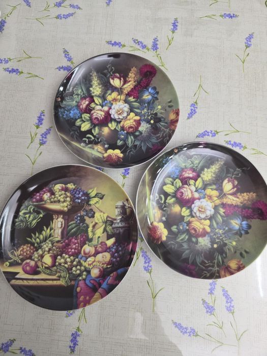 Фарфоровые тарелки