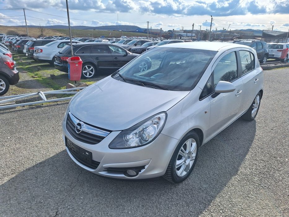 Opel corsa 2010 1.4 Benzină 90 cp