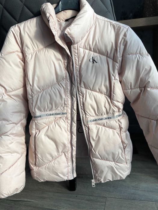 Calvin Klein Jeans яке, 14 години