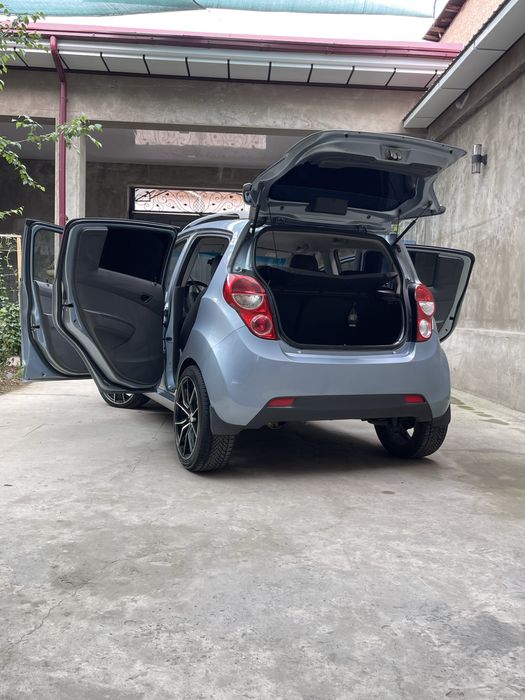Spark 2015yil 3 pozitsa 1,25 full toza 121000 km halol