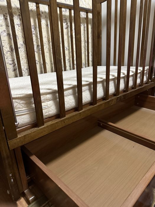 Продам детскую кроватку