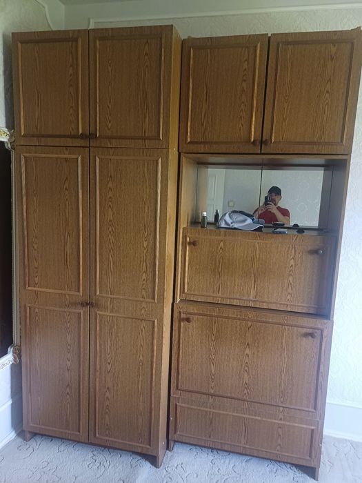 Шкаф продаётся срочно,  состояние отличное