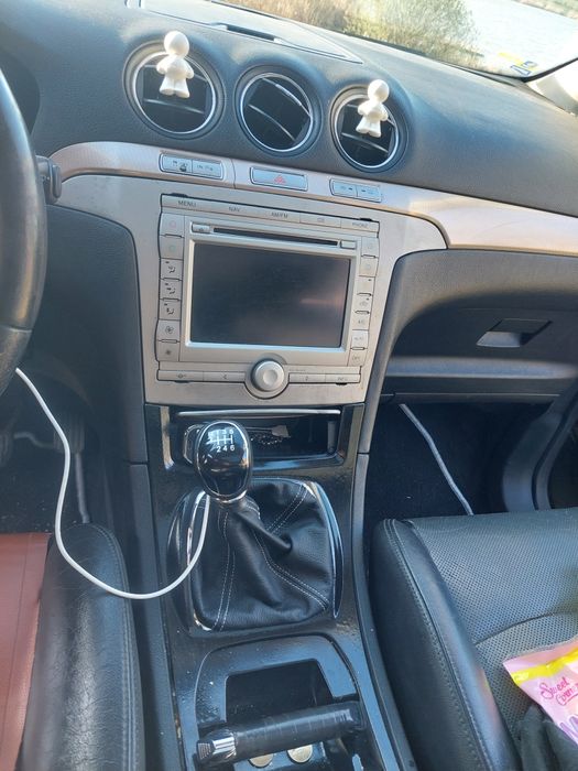 Vînd Ford  s max