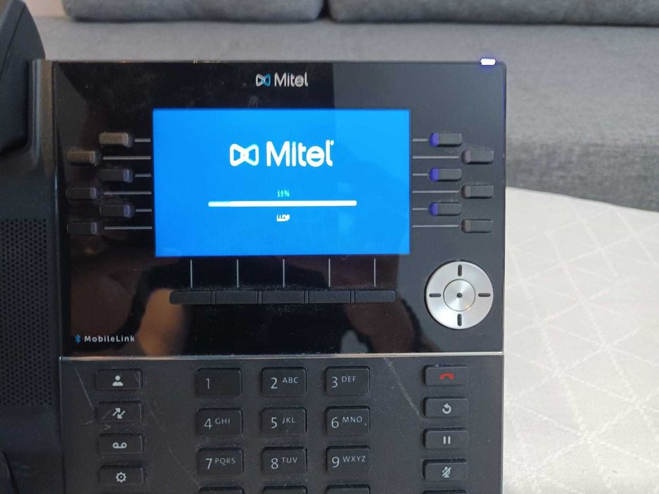 Telefon fix Mitel MiVoice 6920 IP.