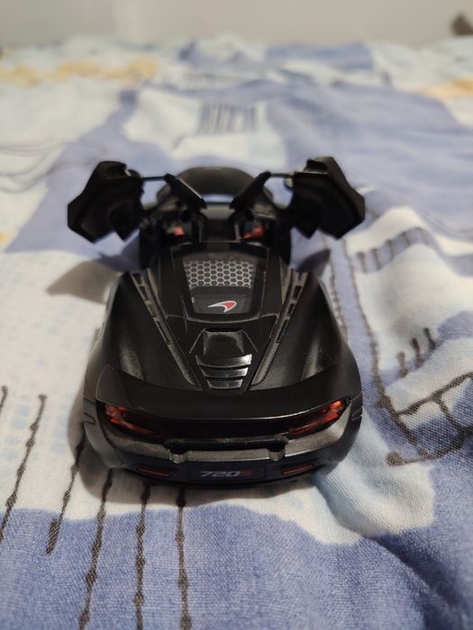 Количка McLaren 1:80 черна