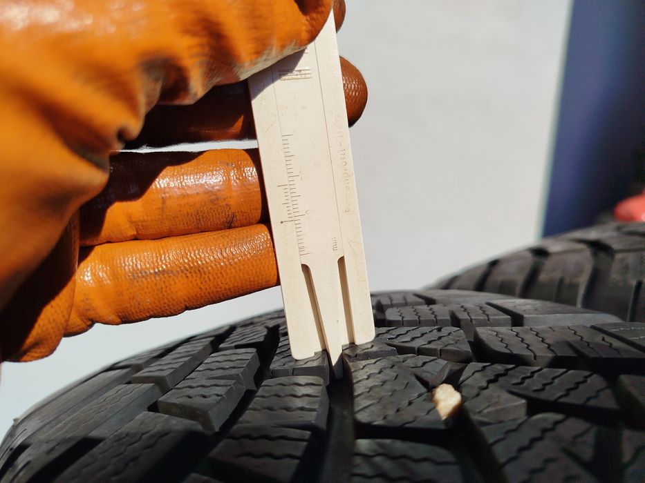 225/65/17 Фалкен ДОТ 2018 г - Като Нови