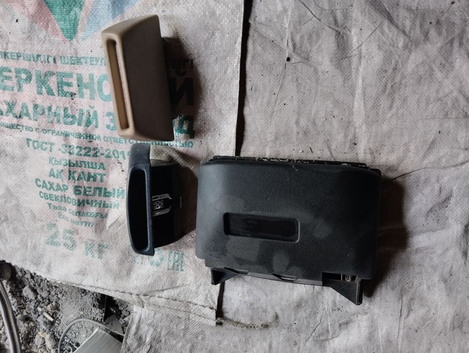 Пепельница Мерседес 190 продам