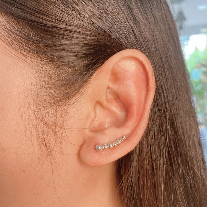 Сребърни обеци по дължината на ухото