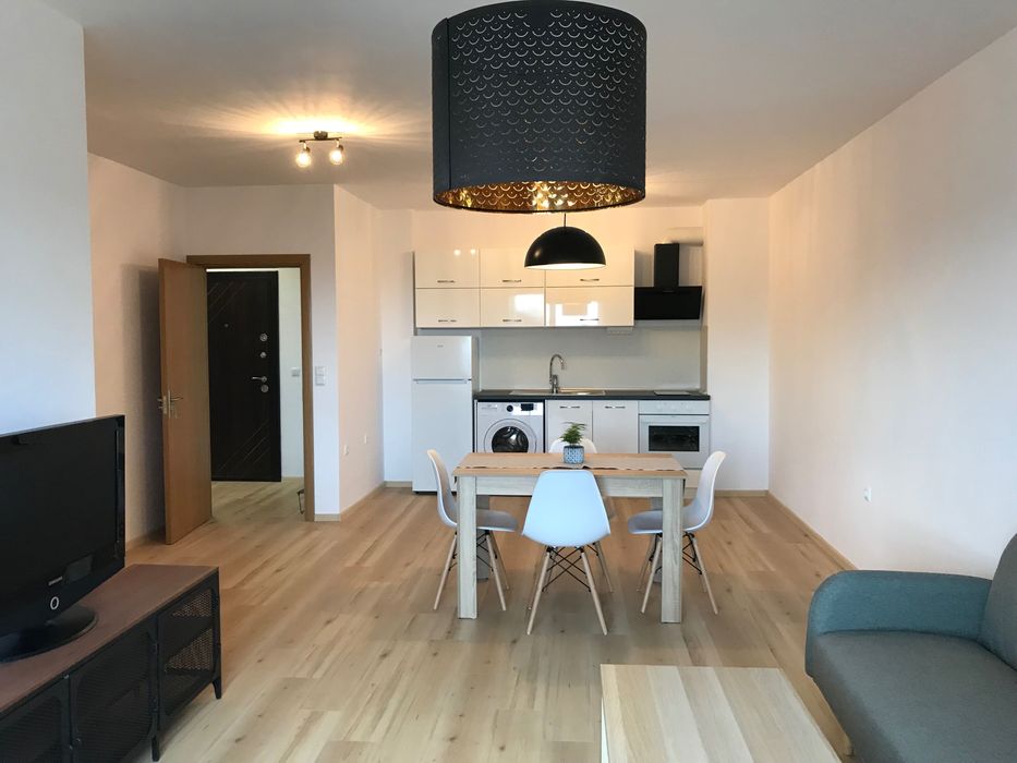 Дава се под наем Двустаен апартамент в Варна, Изгрев - 55 кв.м за 398.82 € - Снимка #2