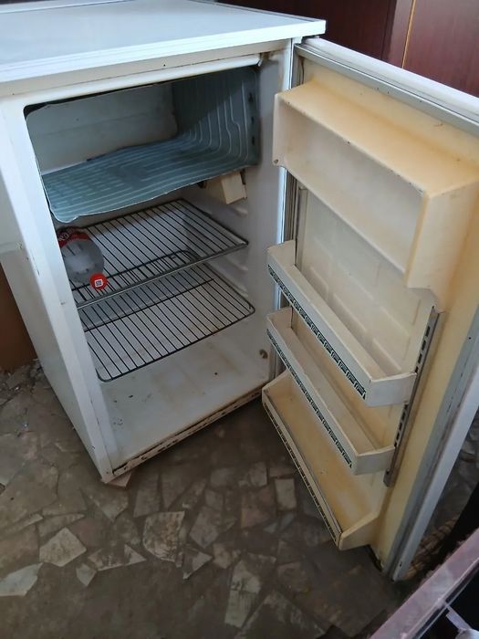 Мини холодильник сотилади