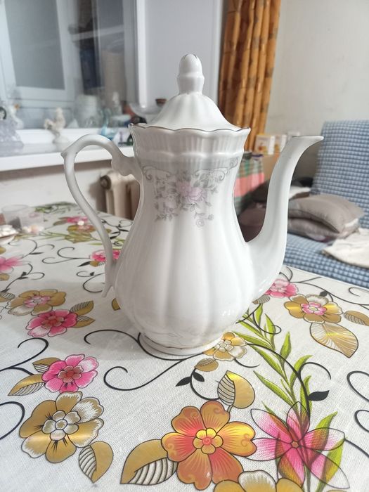 Продам чайник   ( нежный )