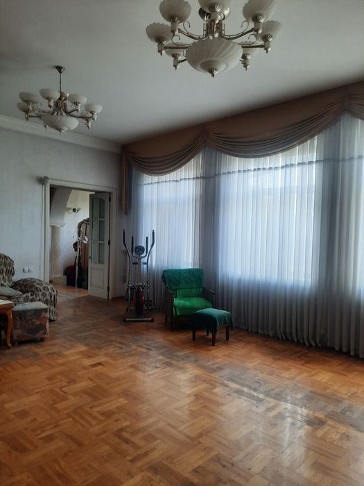 Дом ул.Кизил Арватская 6.9 сот . Все коммуникации