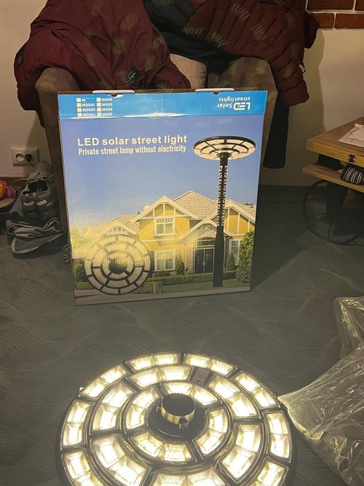 Vand lampa solara stradala lumina calda