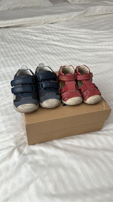 Продам детскую обувь