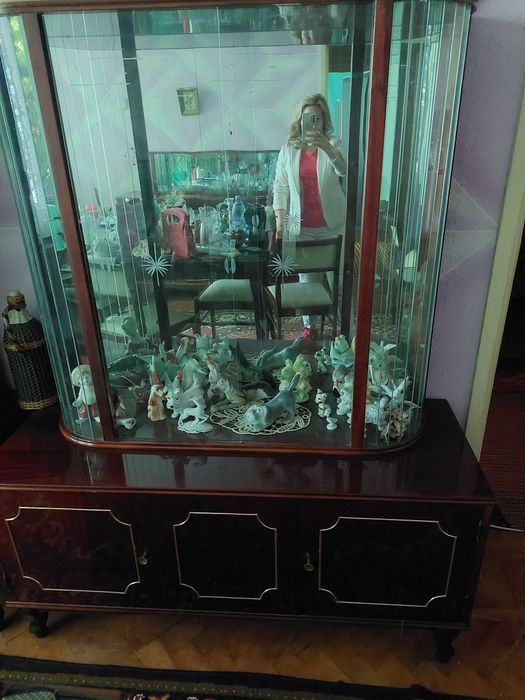 Mobilă veche, lemn masiv