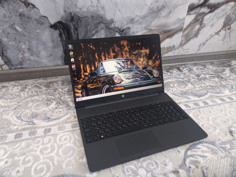 Ноутбук HP 15.6" (AMD Athlon Silver / 4GB RAM / Radeon Graphics)