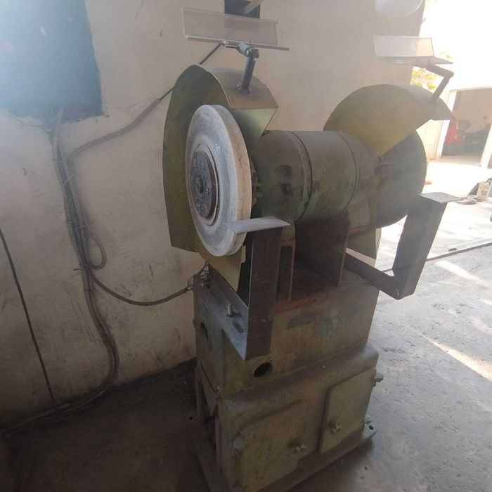 Станок точильно-шлифовальный 3К633  б/у