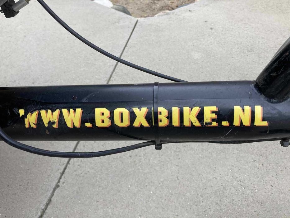 Колело за деца и товари много здраво и стабилно всичко работи отлично