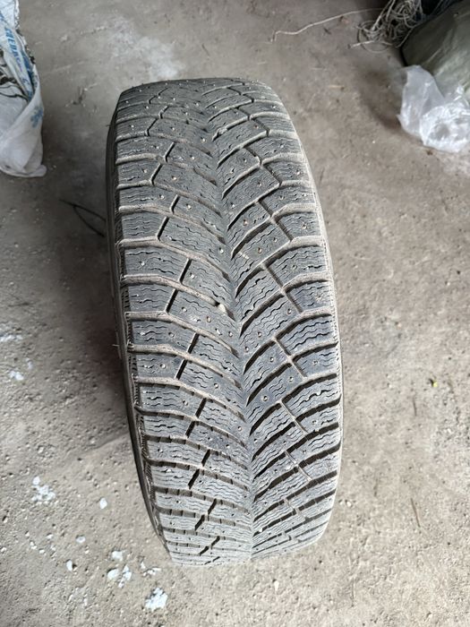 Продам комплект шин Michelin x north 225/65 R17 с дисками