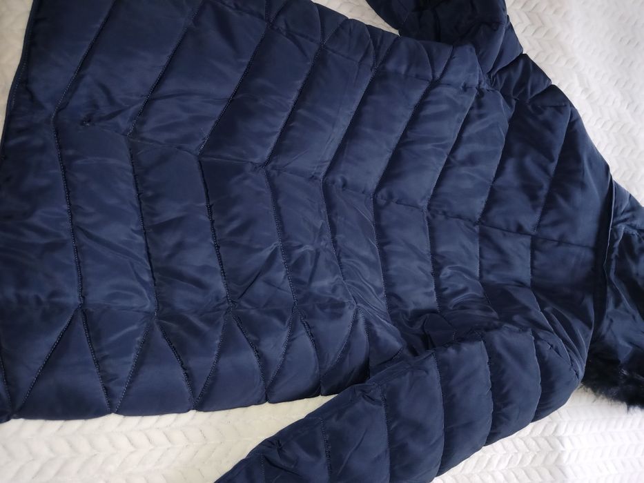 Яке в тъмносин цвят