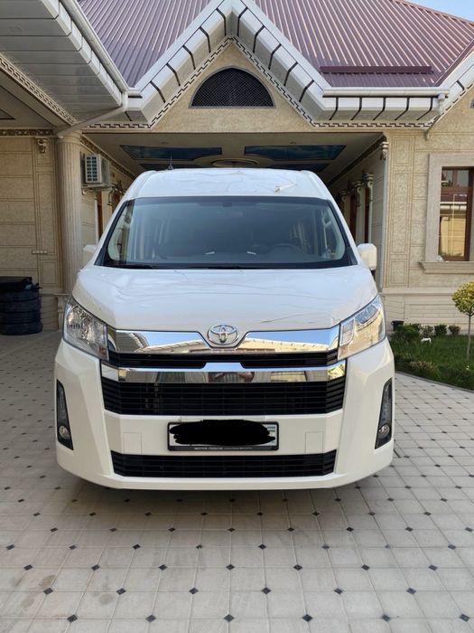Тойота Хайс Toyota Hiace mikroavtobus